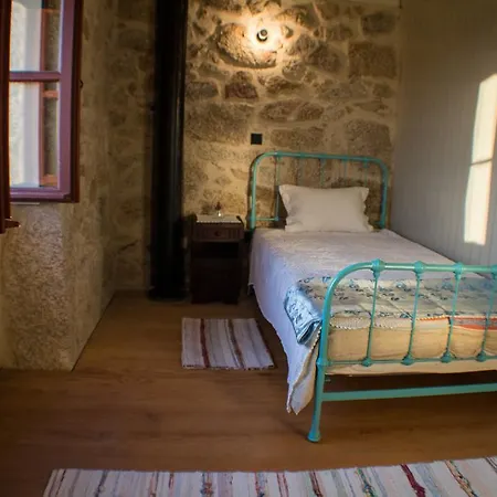 Casas Dos Avos * ואלה דה קאמברה