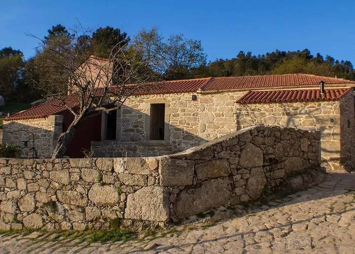 בית כפרי Casas Dos Avos *